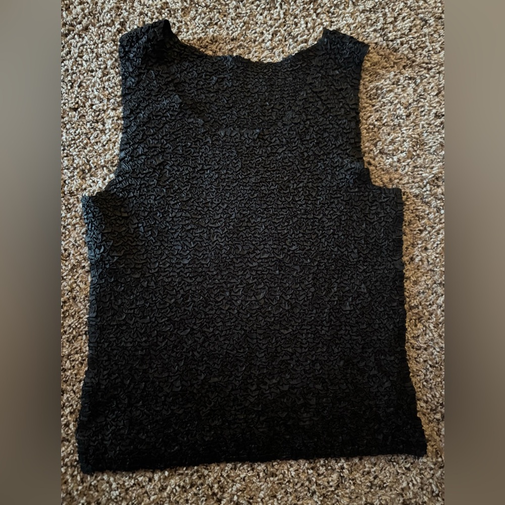 Black Crinkle Top